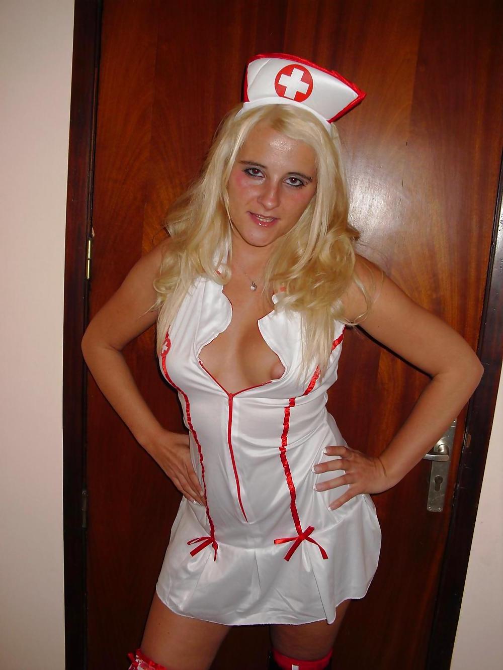 22P Dirty blonde slag shows off outside