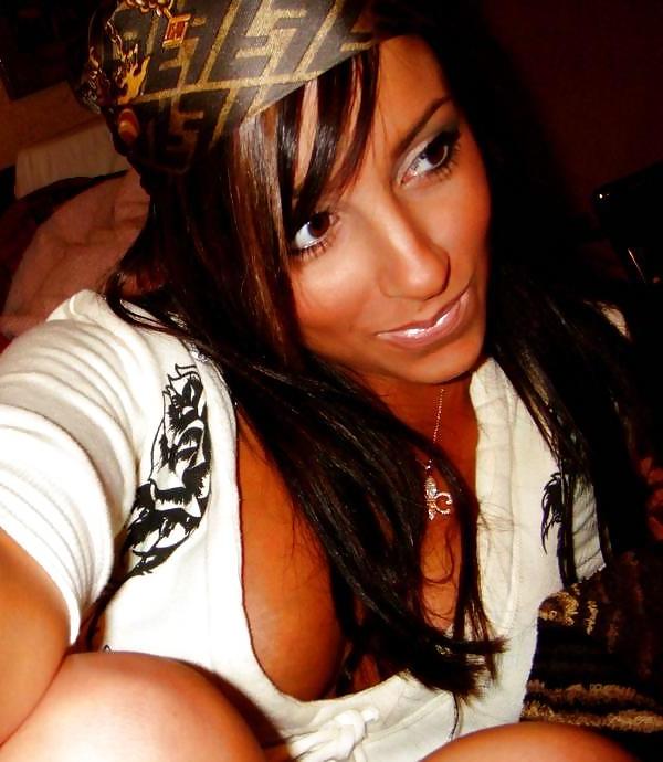 25P Hot Busty Amateurs Photo Gallery