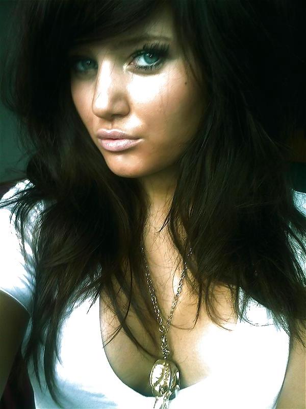 25P Hot Busty Amateurs Photo Gallery