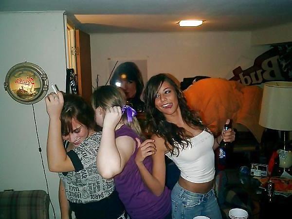 25P Hot Busty Amateurs Photo Gallery