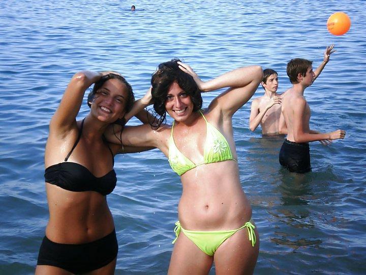 21P Dirty teen sluts with hot bodys - comment dirty !!