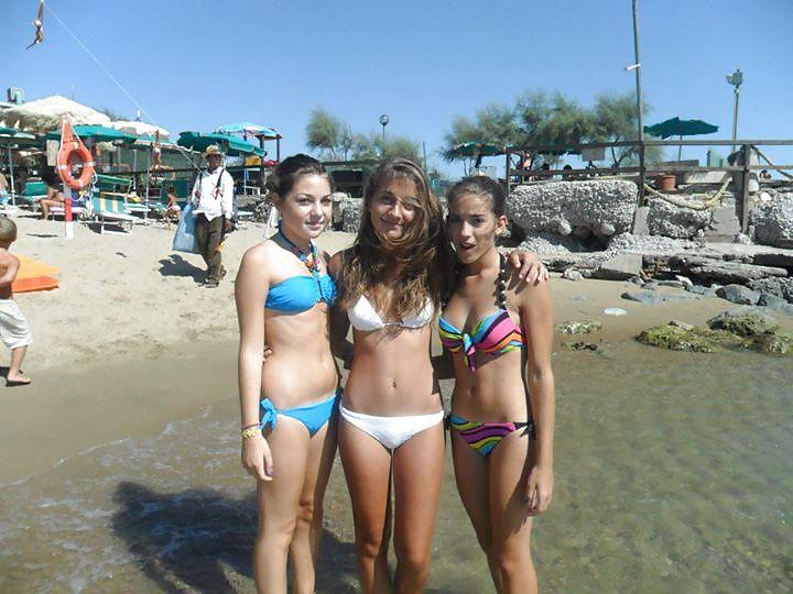 21P Dirty teen sluts with hot bodys - comment dirty !!