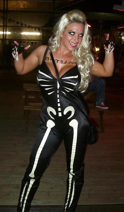 25P Slutz in fancy dress 8