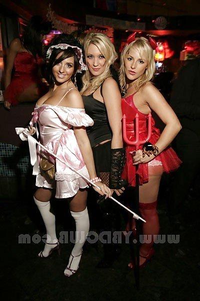 25P Slutz in fancy dress 8