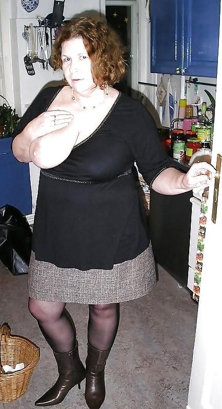 20P She Has Only One Breast Out 2