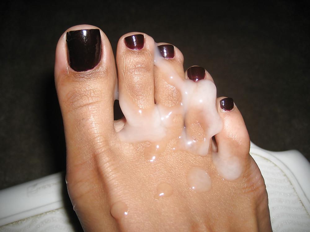 13P Mature footjob