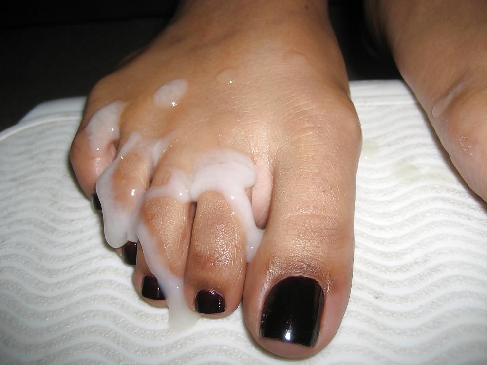 13P Mature footjob