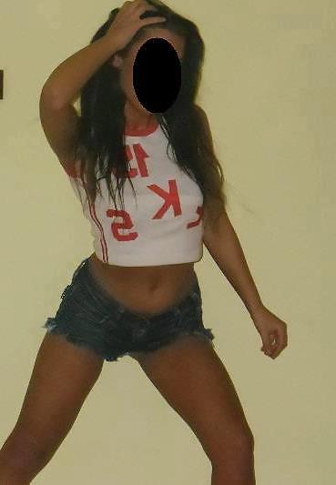 11P Sexy football fans