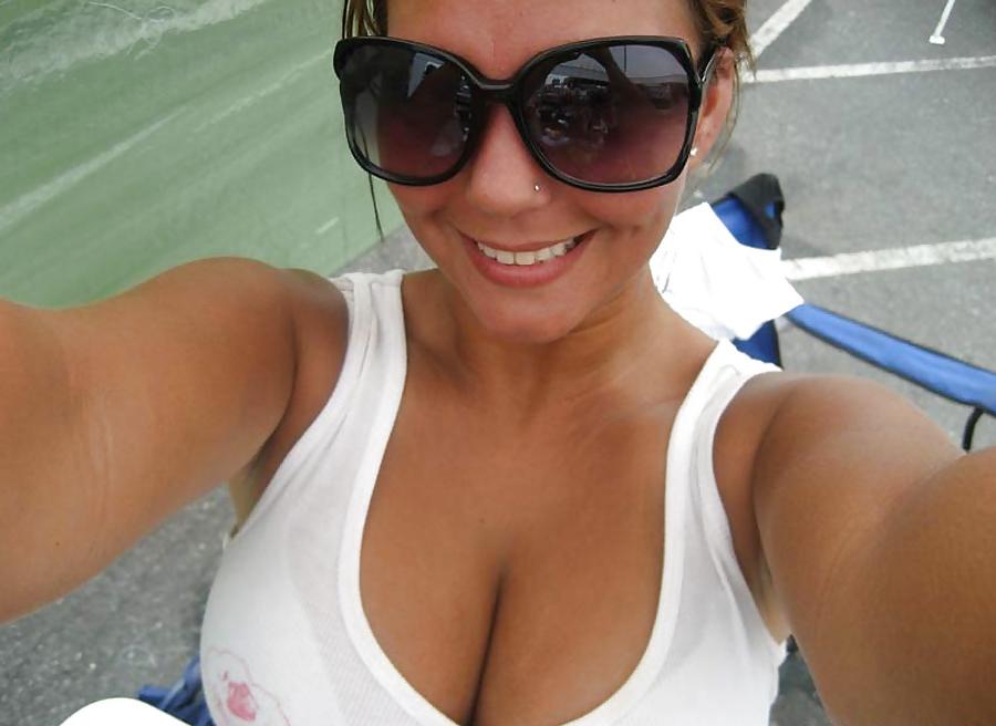 25P Hot Busty Amateurs Photo Gallery #2