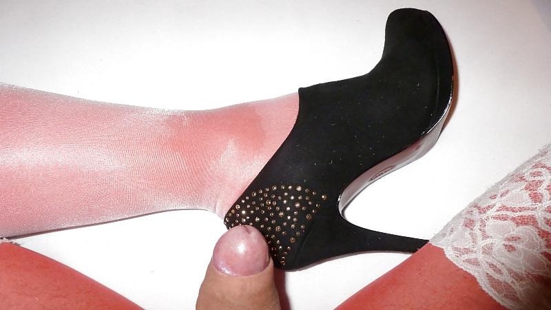 15P Swimsuit & red+white stockings