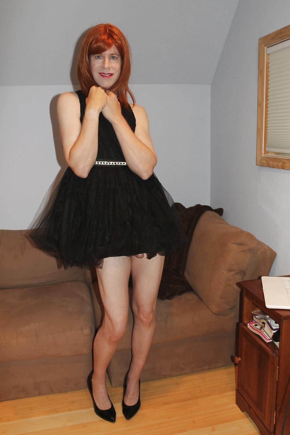 10P Short black dress