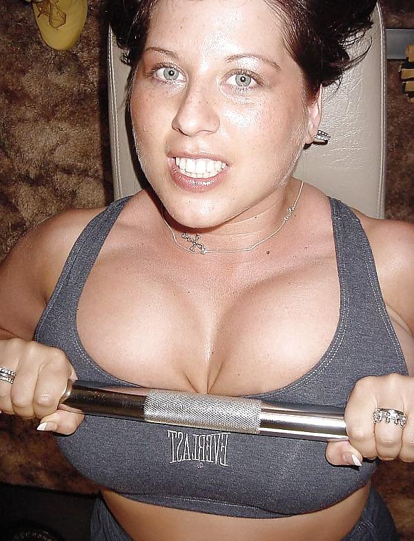 19P Brunette has a nice set of fun-bags