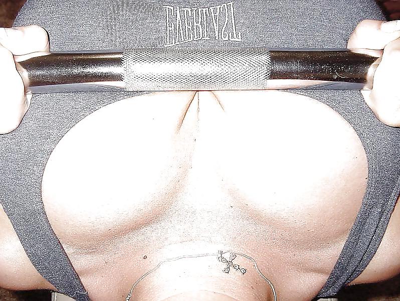 19P Brunette has a nice set of fun-bags