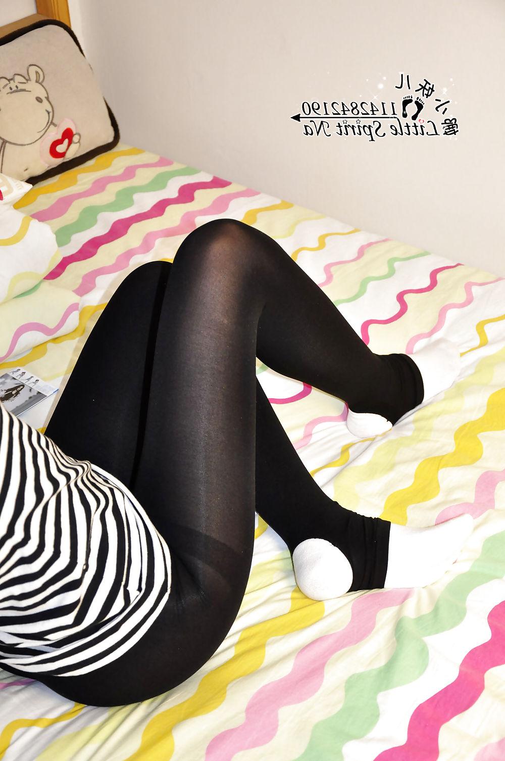 14P Stirrup nylon footjob