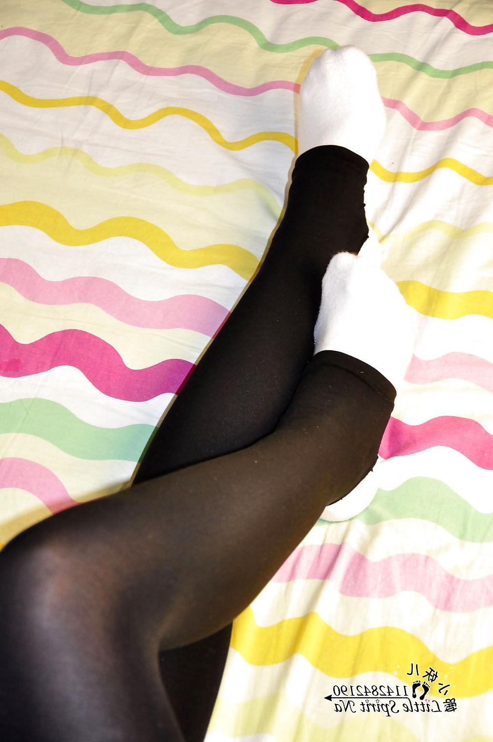 14P Stirrup nylon footjob
