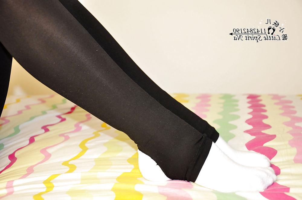 14P Stirrup nylon footjob