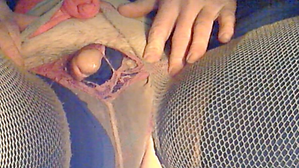 5P Sissy CD wet little clitty dripping....