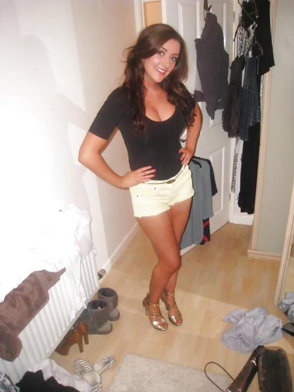25P Sluts in little hotpants! 4