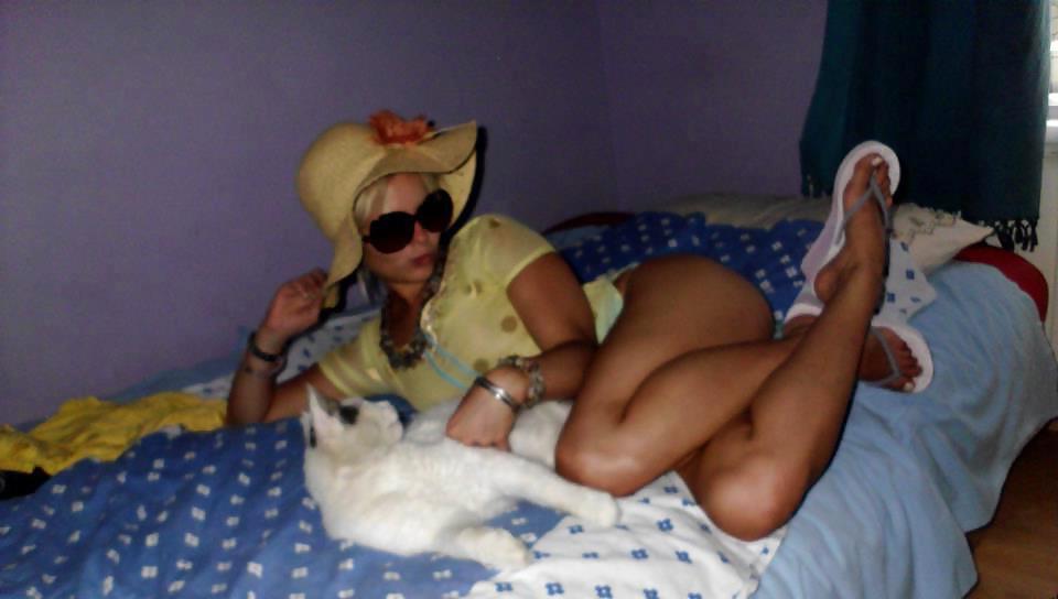 25P Serbian FB girls