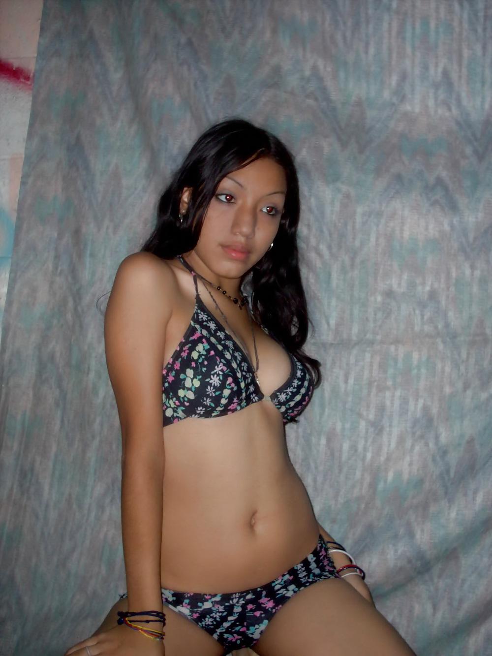 25P Her Homemade Pics : Hot Body