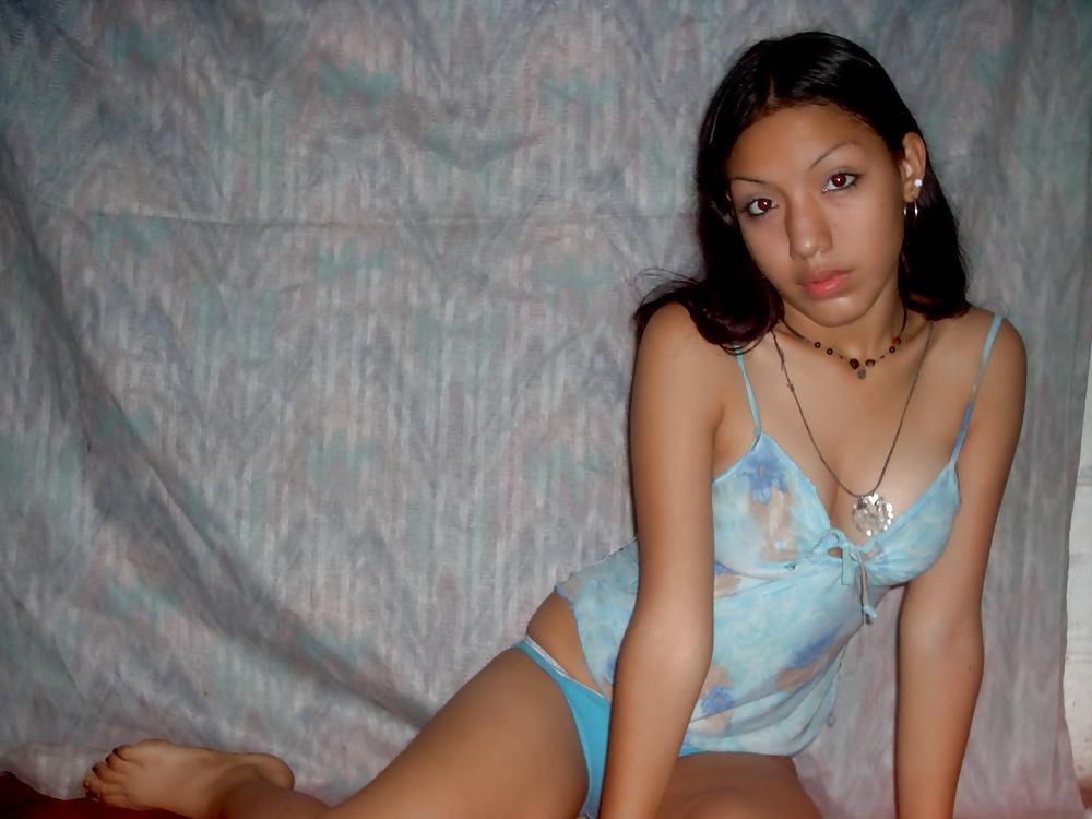 25P Her Homemade Pics : Hot Body