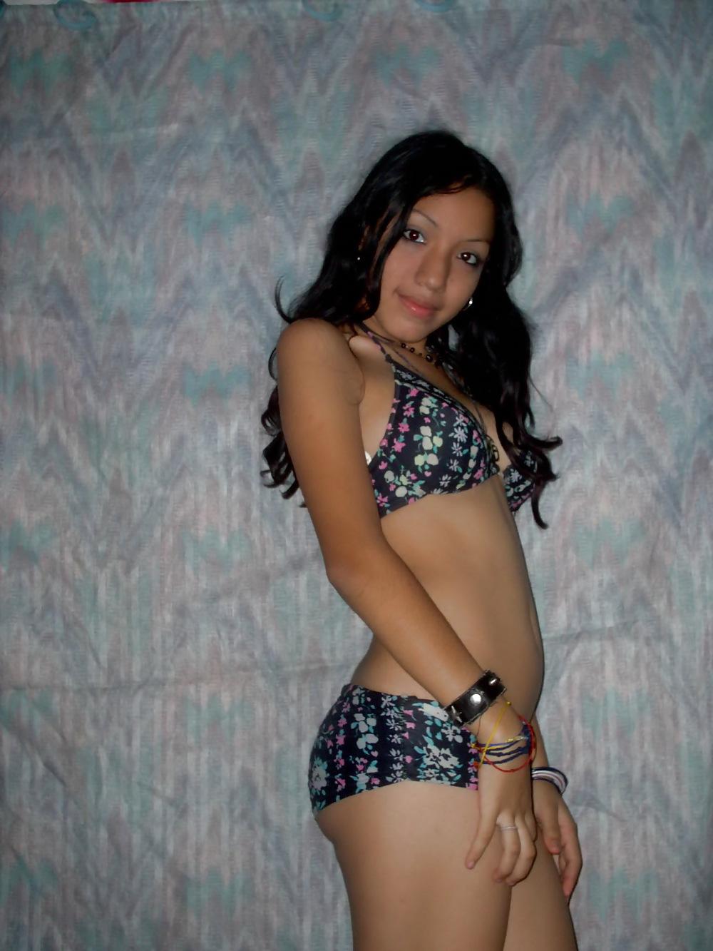 25P Her Homemade Pics : Hot Body