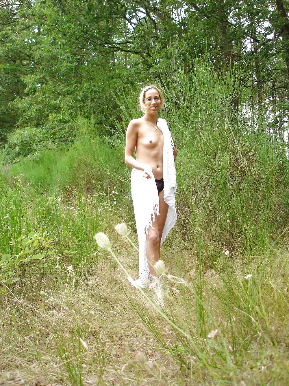 25P Sandrine French Milf 3