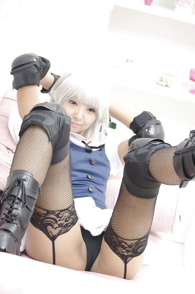 16P Asian and cosplay