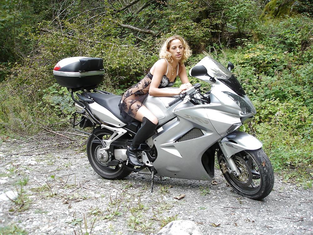 25P Sandrine French Milf 10