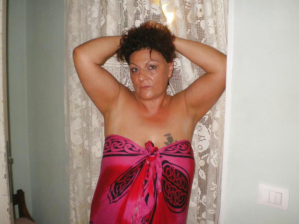 25P Busty italian mature Pamela