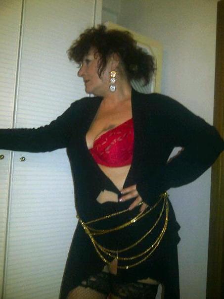 25P Busty italian mature Pamela