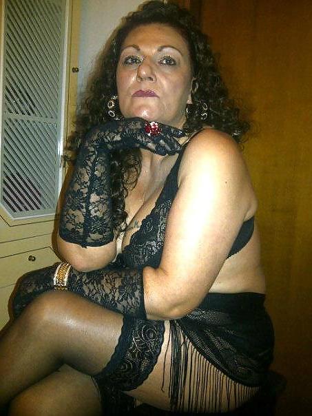 25P Busty italian mature Pamela