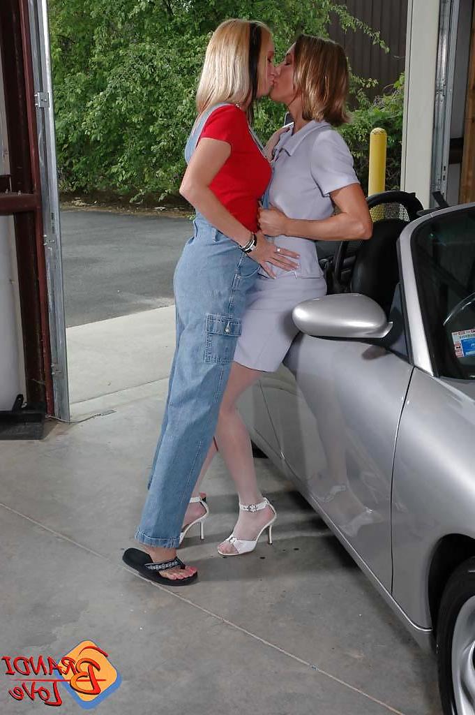 25P SEX Y MILF SWING WITH 1 OR MORE LOVERS.... YUMMY