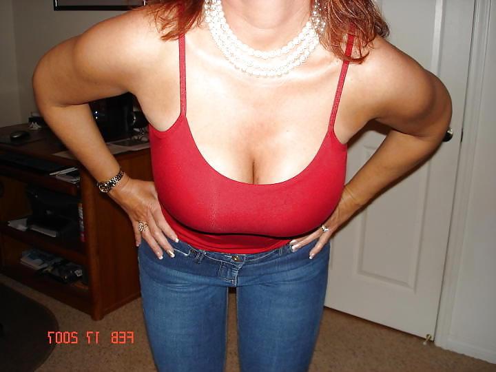 22P Latina cougar with amazing body