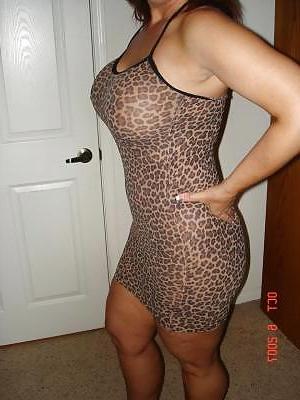 22P Latina cougar with amazing body