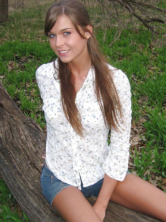 15P Sexy Blue Eyes Girl Outdoor,by Blondelover.