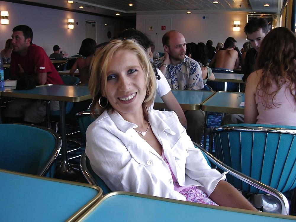 25P Magali french MILF