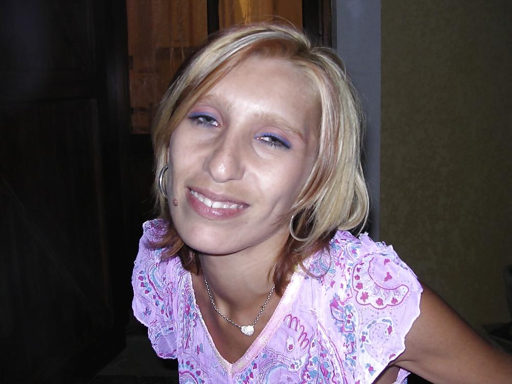 25P Magali french MILF