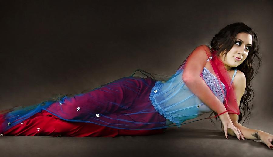 12P Hot uk pakistani indian 2