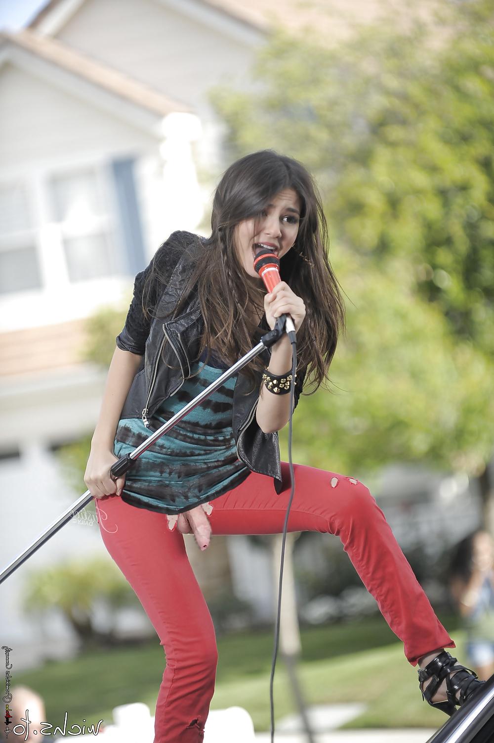4P Victoria Justice Dick