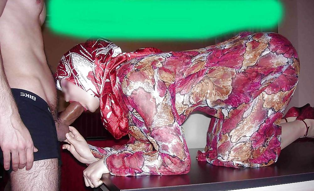 13P Muslim Girl Sucking Dick