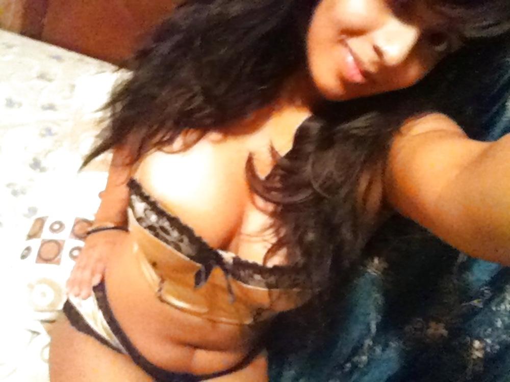 25P Desi Busty Girl Selfshot(video available in my videos)