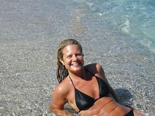 17P Sluts FROM FACEBOOK 02 -COMMENT THEM DIRTY