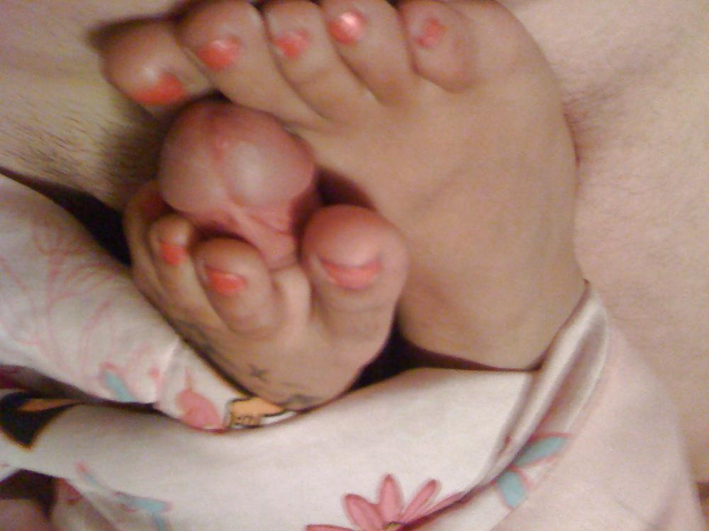 6P Leah's First Footjob