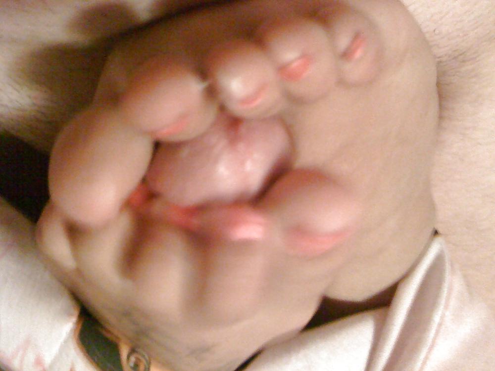 6P Leah's First Footjob