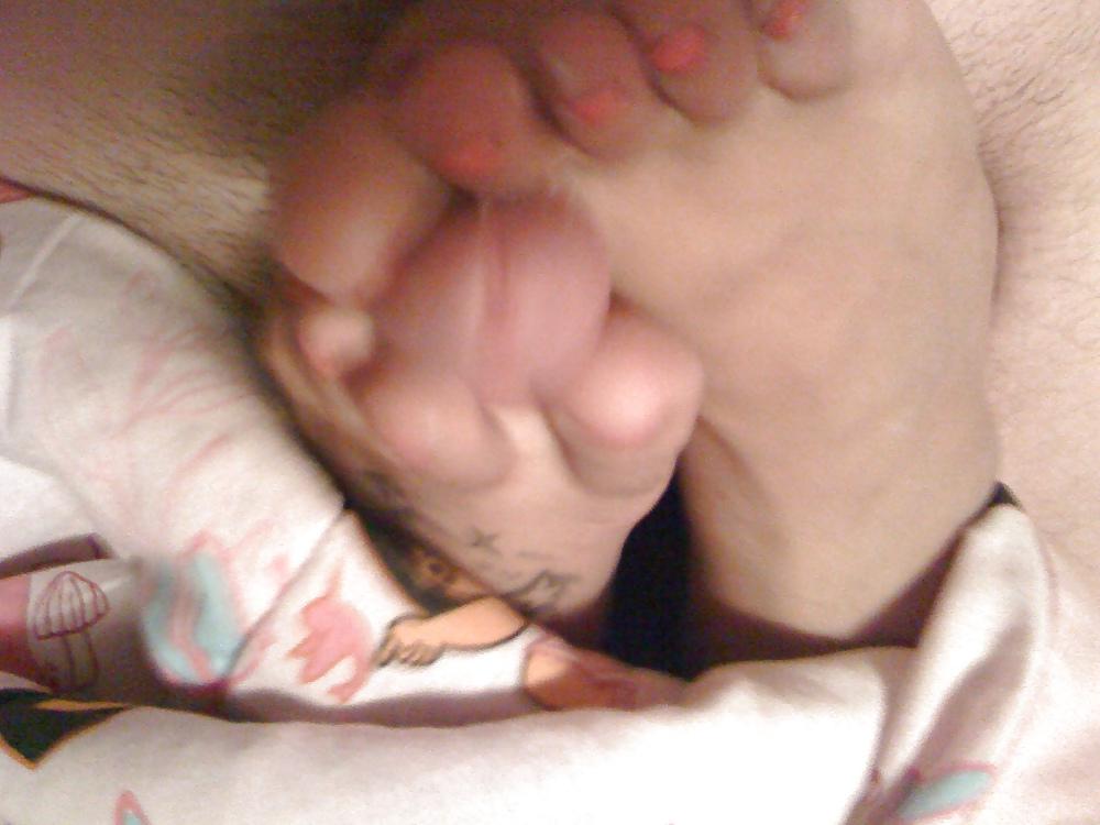 6P Leah's First Footjob