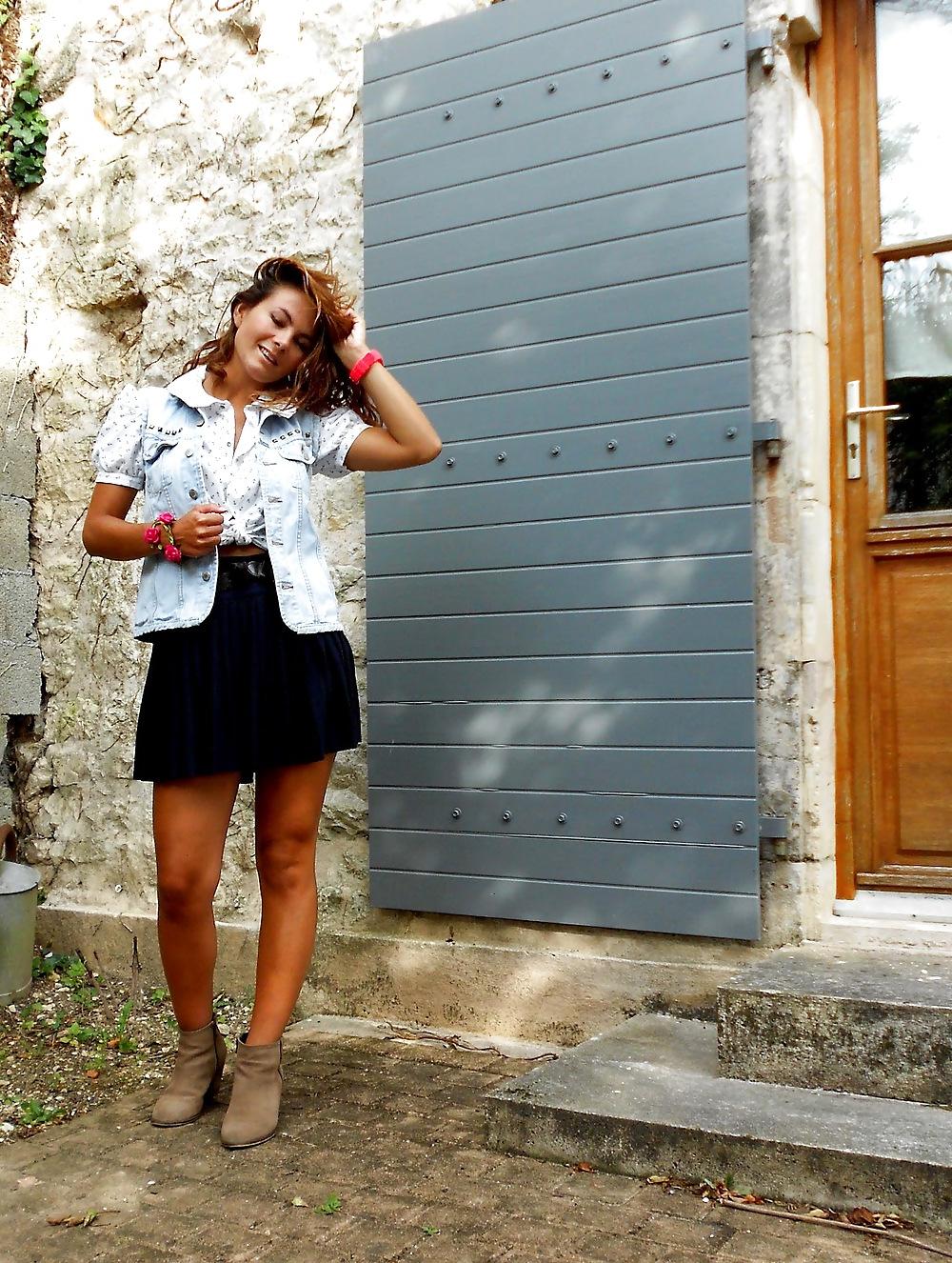 25P French bloggers Mode with sexy legs 26