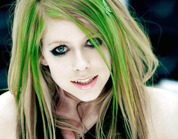 22P Avril lavigne - Dirty Little Cumslut