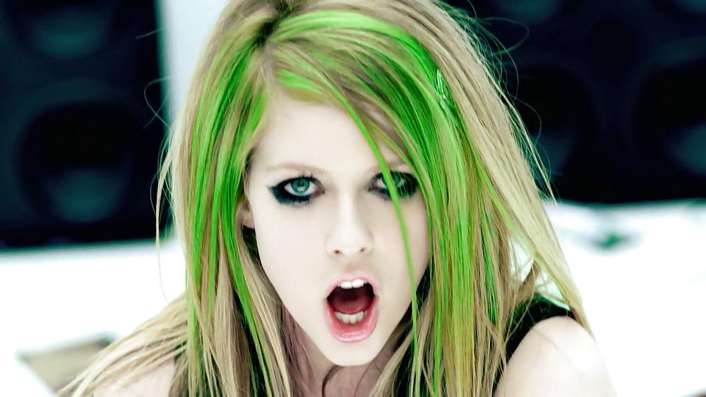 22P Avril lavigne - Dirty Little Cumslut