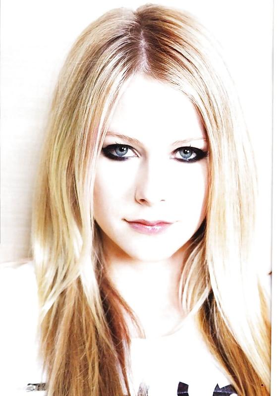 22P Avril lavigne - Dirty Little Cumslut